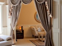 Smukke gardiner med et bandeau til et soveværelse eller en hall - 75 fotos i det indre