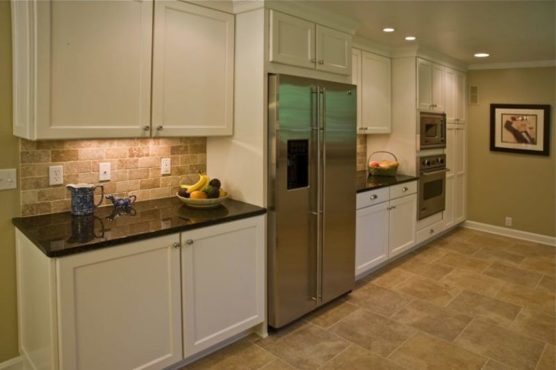 cool-design-moderne-hjem-køkken-idéer-med-hvid-træ-køkken-frysere-og-dobbelt-dør-med-single-skuffe-al