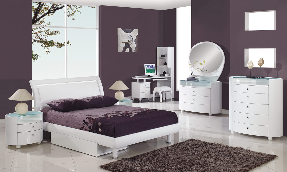 chambre-fantaisie-image-de-fille-violet-chambre-décoration-utilisant-commode-bois-blanc-fille-commode-y compris-bois-blanc-roi-ikea-cercle-cadres-de-lit-et-violet-foncé- chambre-mur-peinture-idées-charmant-lit-moderne