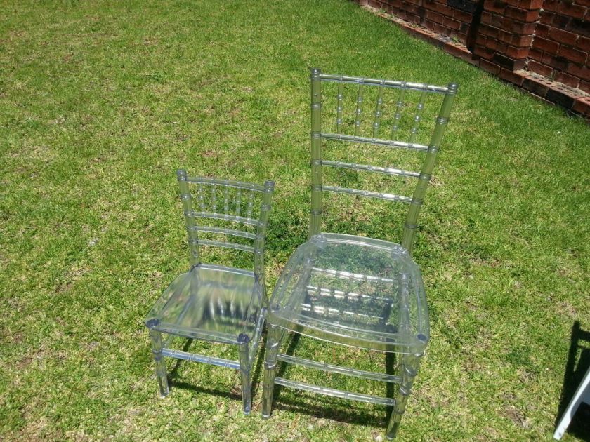 chaises-transparentes